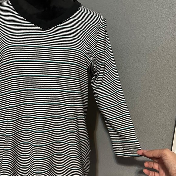 Kim Rogers Women’s XL Top Black White Striped V-Neck 100% Cotton Classic - Picture 3 of 8